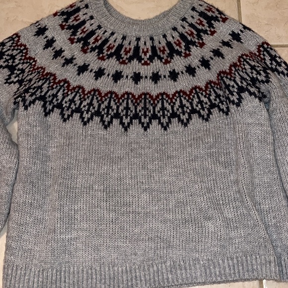Old navy gray sweater - Picture 2 of 2